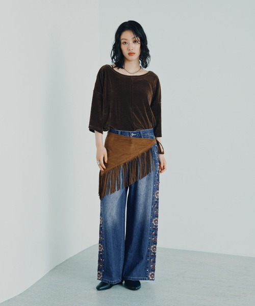 LEPSIM(レプシィム)の「刺繍デニムパンツ 879120(デニムパンツ・レディース・ブラック/ブルー・MEDIUM/LARGE)」の13枚目の写真