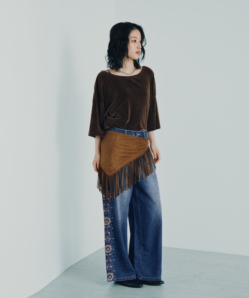 LEPSIM(レプシィム)の「刺繍デニムパンツ 879120(デニムパンツ・レディース・ブラック/ブルー・MEDIUM/LARGE)」の14枚目の写真