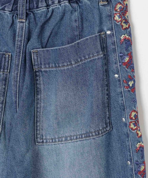 LEPSIM(レプシィム)の「刺繍デニムパンツ 879120(デニムパンツ・レディース・ブラック/ブルー・MEDIUM/LARGE)」の20枚目の写真