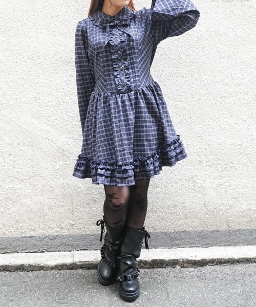 axes femme POETIQUE(アクシーズファムポエティック)の「ディテクティブチェックOP(ワンピース・レディース・ブラック/ネイビー/ブラウン・MEDIUM)」の1枚目の写真