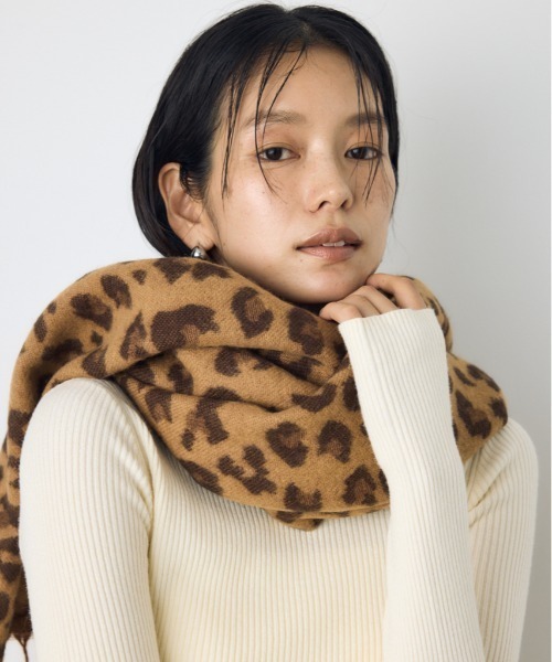 AZUL by moussy(アズールバイマウジー)の「ビッグレオパードストール 秋服 冬服 マフラー ヒョウ柄(ストール/ショール・レディース・ブラウン系その他/グレー系その他・FREE)」の1枚目の写真