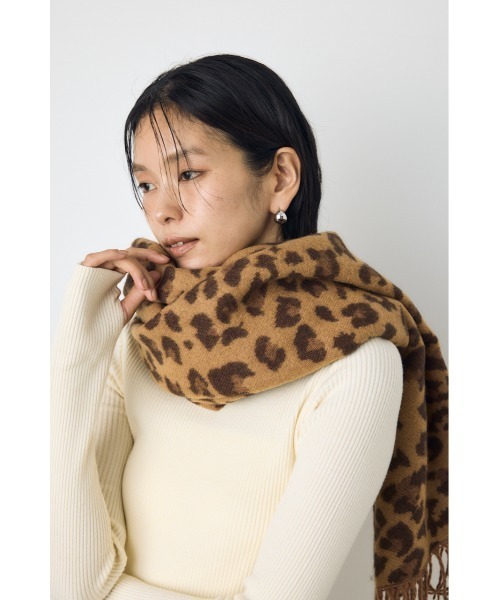 AZUL by moussy(アズールバイマウジー)の「ビッグレオパードストール 秋服 冬服 マフラー ヒョウ柄(ストール/ショール・レディース・ブラウン系その他/グレー系その他・FREE)」の9枚目の写真