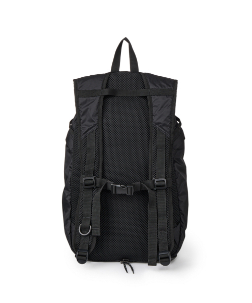 DEINET（ダイニット）の「NYLON ESSENTIAL LOGO BACKPACK IN BLACK（バックパック/リュック・レディース・その他・FREE）」の4枚目の写真