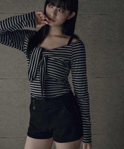 SOI.KUROI(ソイクロイ)の「twist ribbon strap wide v neck top / ツイストリボンストラップ付きワイドVネックトップス(Tシャツ/カットソー・レディース・グレー/ベージュ・FREE)」の9枚目の写真