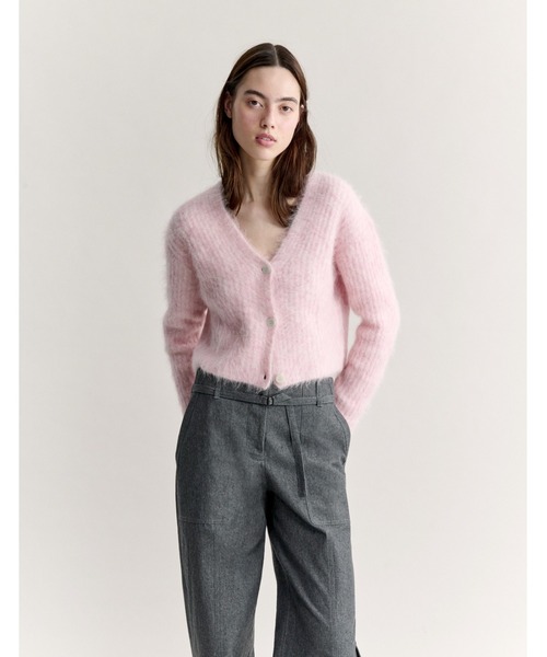 Maison Kitsune(メゾンキツネ)の「FLUFFY ALPACA CROPPED CARDIGAN(カーディガン/ボレロ・レディース・ライトピンク・XS/L/M/S)」の1枚目の写真