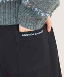 【バックポケット付き】刺繍カーブスウェットパンツ