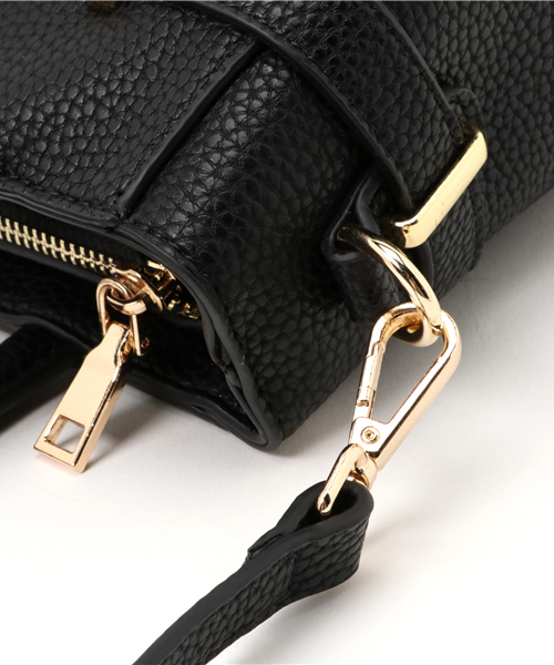 PLAIN CLOTHING(プレーンクロージング)の「フロントメタルハンドバッグ/ショルダーバッグ【PLAIN CLOTHING】(ショルダーバッグ・レディース・ベージュ/ネイビー/レッド/キャメル/グレー/ブラック・FREE)」の9枚目の写真