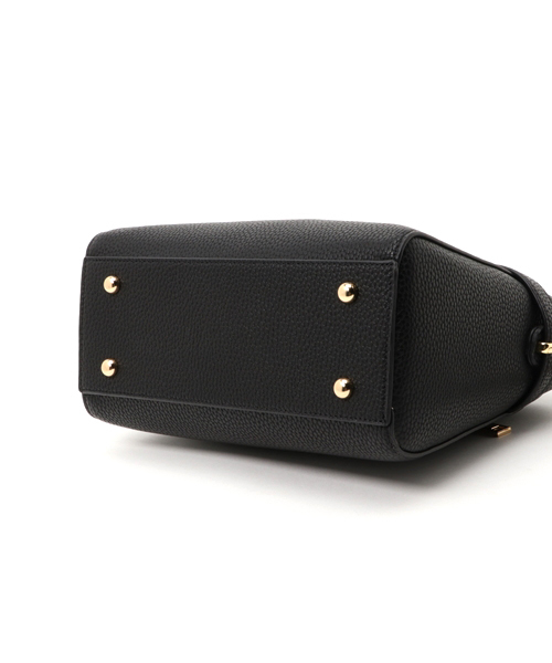 PLAIN CLOTHING(プレーンクロージング)の「フロントメタルハンドバッグ/ショルダーバッグ【PLAIN CLOTHING】(ショルダーバッグ・レディース・ベージュ/ネイビー/レッド/キャメル/グレー/ブラック・FREE)」の11枚目の写真