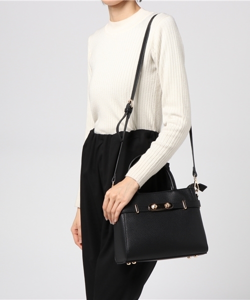 PLAIN CLOTHING(プレーンクロージング)の「フロントメタルハンドバッグ/ショルダーバッグ【PLAIN CLOTHING】(ショルダーバッグ・レディース・ベージュ/ネイビー/レッド/キャメル/グレー/ブラック・FREE)」の14枚目の写真