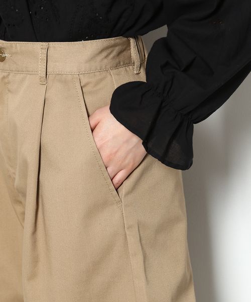 VIS（ビス）の「【WEB限定】ワンタックチノワイドパンツ（チノパンツ・レディース・ホワイト/ベージュ/ネイビー・S/M/L）」の8枚目の写真