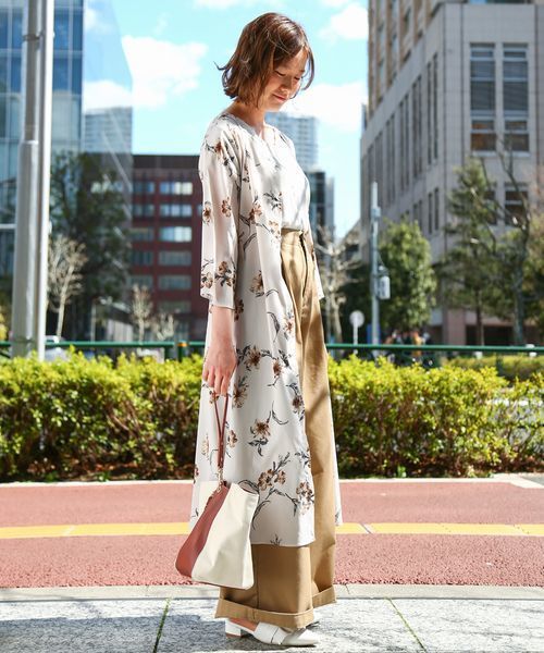 VIS（ビス）の「【WEB限定】ワンタックチノワイドパンツ（チノパンツ・レディース・ホワイト/ベージュ/ネイビー・S/M/L）」の20枚目の写真