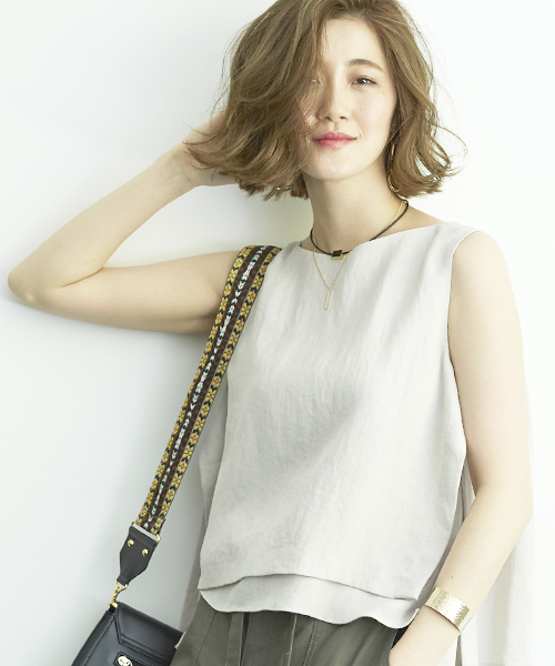 STUDIOUS（ステュディオス）の「リネンライクAラインレイヤードブラウス（シャツ/ブラウス・レディース・アイボリー/ブラック/ブラウン/ライトグレー/ブラック系その他/キャメル・FREE）」の2枚目の写真