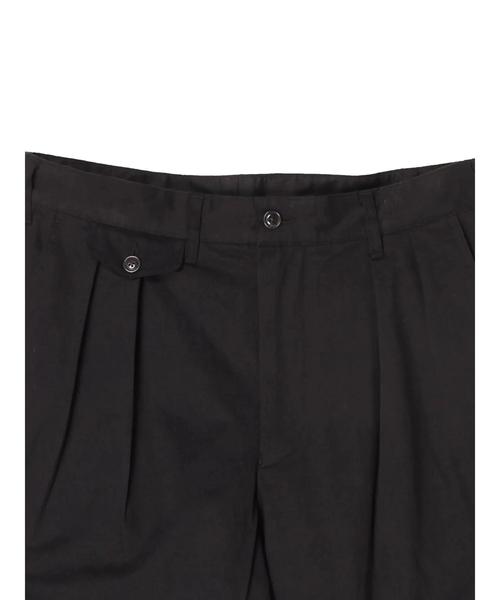 koe（コエ）の「ツイルストレッチ 2タックパンツ（その他パンツ・メンズ・ブラック/カーキ・L/M/S）」の10枚目の写真