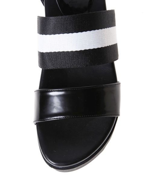 MURUA（ムルーア）の「ラインテープサンダル（サンダル・レディース・ホワイト/ブラック/ブルー・35/36/37）」の8枚目の写真