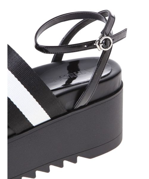 MURUA（ムルーア）の「ラインテープサンダル（サンダル・レディース・ホワイト/ブラック/ブルー・35/36/37）」の9枚目の写真