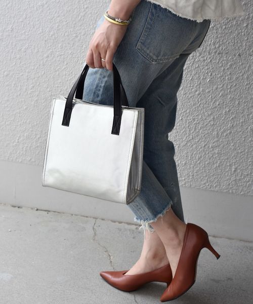 Khaju（カージュ）の「Khaju:メタリック2WAYトート◇（トートバッグ・レディース・ピンク/シルバー・ONE SIZE）」の4枚目の写真