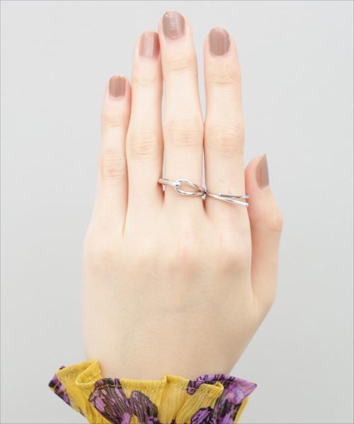 ADAM ET ROPE'（アダムエロペ）の「レイヤーズクロスリング（リング・レディース・シルバー/ゴールド・FREE）」の8枚目の写真