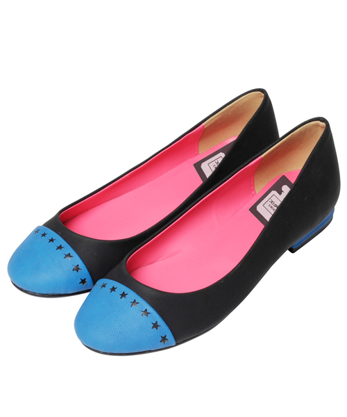 X-girl（エックスガール）の「X-girl×EMIRU BI-COLOR FLAT SHOES（パンプス・レディース・マルチ/ブラック/ベージュ/ネイビー・SMALL/MEDIUM/LARGE）」の2枚目の写真