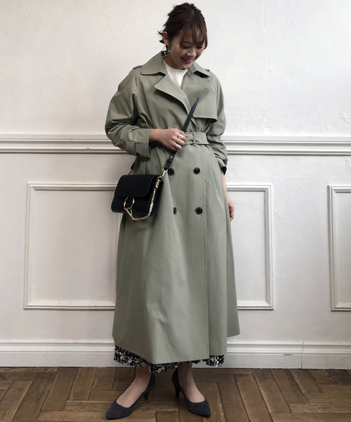Doux archives（ドゥアルシーヴ）の「タスランボリュームトレンチ（トレンチコート・レディース・ベージュ/ネイビー/カーキ・MEDIUM）」の8枚目の写真