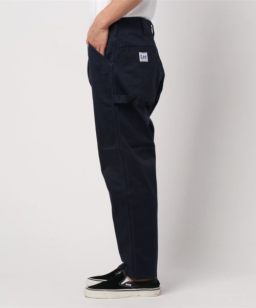 And A（アンドエー）の「Lee リー / PAINTER ロゴ刺繍アンクルペインターパンツ / LM3564（チノパンツ・メンズ・ネイビー/ライトベージュ/チャコール・SMALL/MEDIUM/LARGE/X-LARGE）」の4枚目の写真