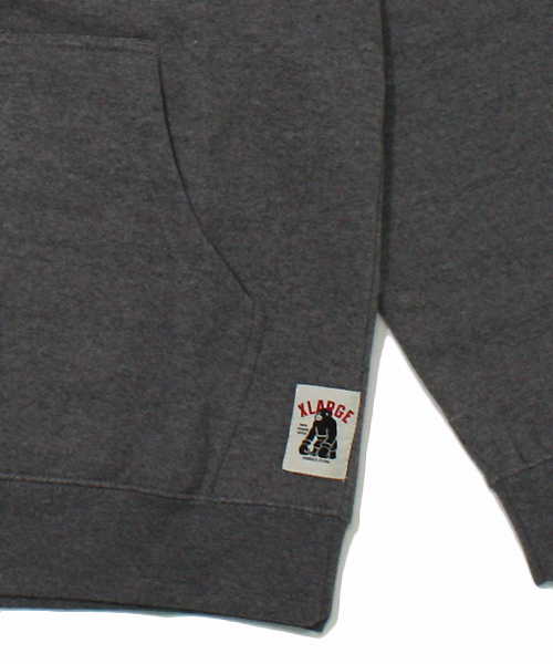 XLARGE(エクストララージ)の「OG PULLOVER HOODIE(パーカー・メンズ・ブラック/アッシュグレー・X-LARGE/SMALL/MEDIUM/LARGE)」の5枚目の写真