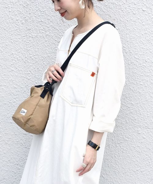 Drifter（ドリフター）の「Drifter:ドローストリングポーチ◇（ショルダーバッグ・レディース・ブラック/ベージュ/パープル/グリーン/キャメル/ブラウン/オリーブ・ONE SIZE）」の21枚目の写真