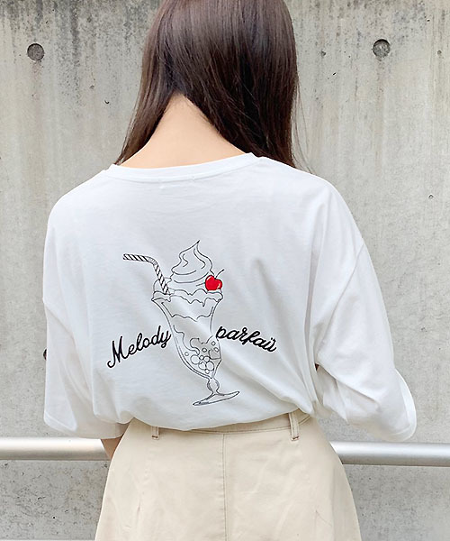 apres jour（アプレジュール）の「アソートBIGTシャツ2【ZOZOTOWN限定アイテム】（Tシャツ/カットソー・レディース・ホワイト/ブラック/ブルー/モカ/ラベンダー/ホワイト系その他/ブラック系その他/ホワイト系その他2/ホワイト系その他3/ホワイト系その他4・フリー）」の2枚目の写真