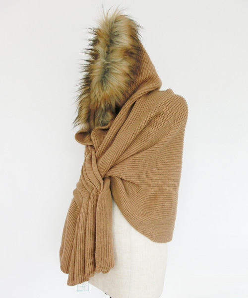 U.Q（ユウキュウ）の「静電気防止差し込みストール（ストール/ショール・レディース・ライトグレー/ブラック/ベージュ・FREE）」の5枚目の写真