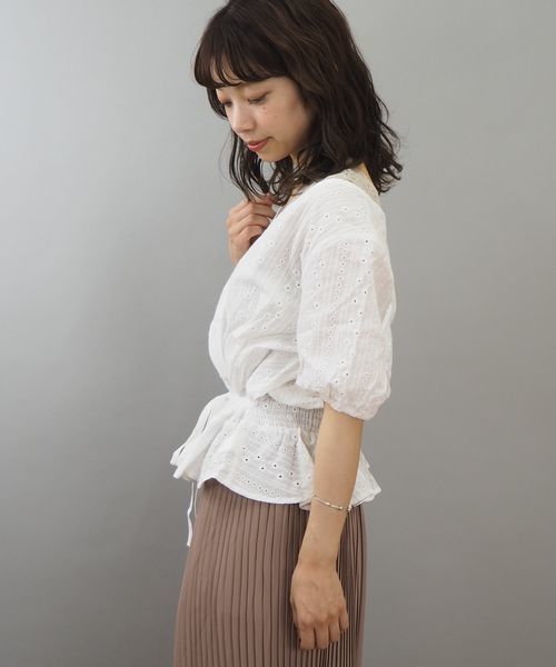 tiptop（ティップトップ）の「総刺繍カシュクールブラウス（シャツ/ブラウス・レディース・ブラック/ベージュ/オフホワイト・FREE）」の7枚目の写真