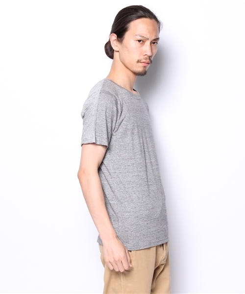 KATHARINE HAMNETT LONDON （キャサリンハムネットロンドン）の「BACK YOKE CABLE / バックヨークケーブルＴシャツ（Tシャツ/カットソー・メンズ・グレー/チャコールグレー/ブルー・MEDIUM/AL/LARGE）」の8枚目の写真