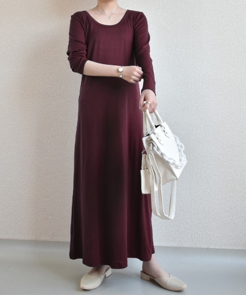 Coo+i（クーイ）の「ラウンドネックマキシワンピース（ワンピース・レディース・ブラック/カーキ/モカ/グリーン/チャコールグレー/ネイビー/ブルー/ワイン/グレー・XL/L/M）」の9枚目の写真