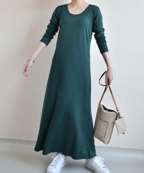 Coo+i（クーイ）の「ラウンドネックマキシワンピース（ワンピース・レディース・ブラック/カーキ/モカ/グリーン/チャコールグレー/ネイビー/ブルー/ワイン/グレー・XL/L/M）」の6枚目の写真