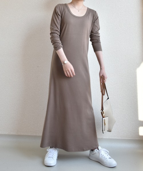 Coo+i（クーイ）の「ラウンドネックマキシワンピース（ワンピース・レディース・ブラック/カーキ/モカ/グリーン/チャコールグレー/ネイビー/ブルー/ワイン/グレー・XL/L/M）」の20枚目の写真
