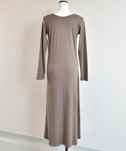 Coo+i（クーイ）の「ラウンドネックマキシワンピース（ワンピース・レディース・ブラック/カーキ/モカ/グリーン/チャコールグレー/ネイビー/ブルー/ワイン/グレー・XL/L/M）」の22枚目の写真