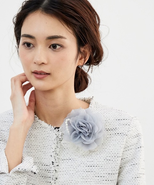 ROPE' PICNIC(ロペピクニック)の「シャイニーフラワーコサージュ(ブローチ/コサージュ・レディース・キナリ/ブルー系その他4・FREE)」の6枚目の写真