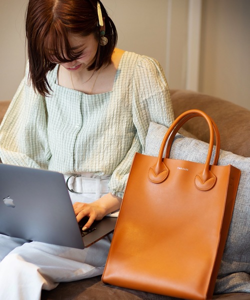 the case（ザケース）の「2WAY SLIM PC TOTE（トートバッグ・レディース・ブラック/ブラウン系その他/ブラック系その他/オリーブ/ブラウン・FREE）」の3枚目の写真