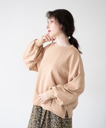 Tuck Design Pullover