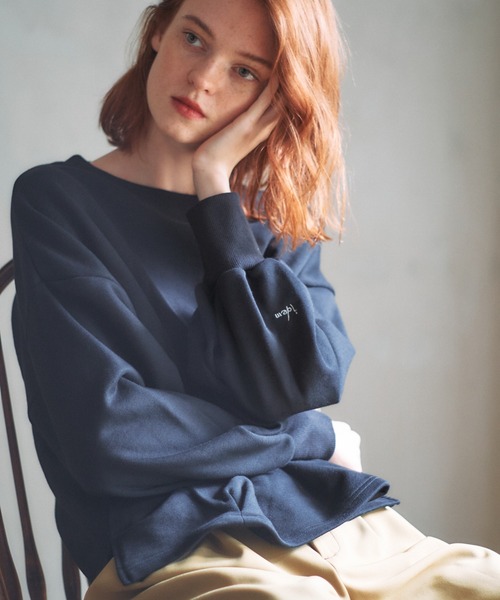 idem（イデム）の「Tuck Design Pullover（スウェット・レディース・ブラック/ベージュ/ダークグレー・FREE）」の2枚目の写真