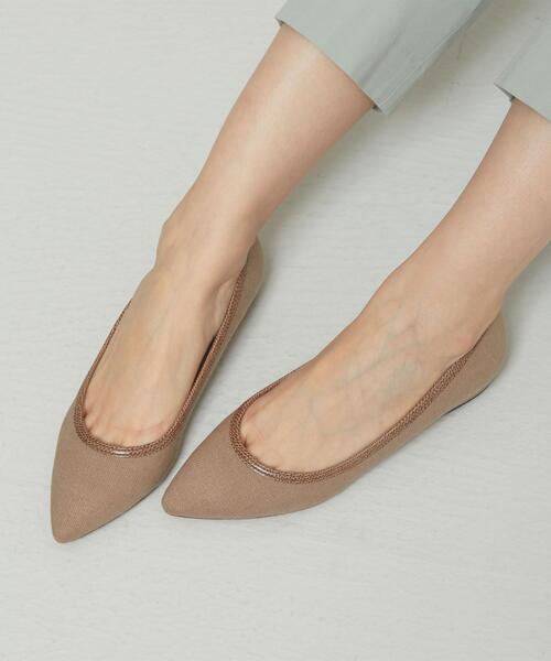closet story(クローゼットストーリー)の「<closet story>パイピング ポインテッド フラットパンプス(パンプス・レディース・ベージュ/ダークグレー・23cm/23.5cm/24cm/24.5cm)」の1枚目の写真