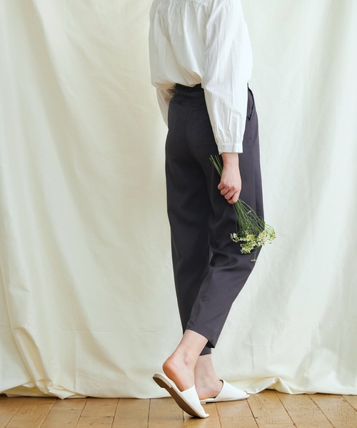 PURIL(ピュリル)の「【PURIL】センタープレス タック入りテーパードパンツ(スラックス・レディース・ネイビー/アイボリー/ブルー系その他/パープル系その他・S/M)」の18枚目の写真