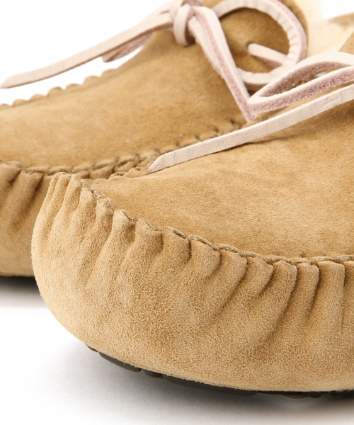 UGG（アグ）の「アグ/UGG Dakota SLP（モカシン/デッキシューズ・レディース・ダークグレー/ベージュ・7/6/8）」の9枚目の写真