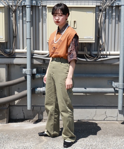 kutir（クティール）の「カレッジロゴ刺繍ノースリーブ（Tシャツ/カットソー・レディース・チャコールグレー/オフホワイト/オレンジ/グリーン・FREE）」の7枚目の写真