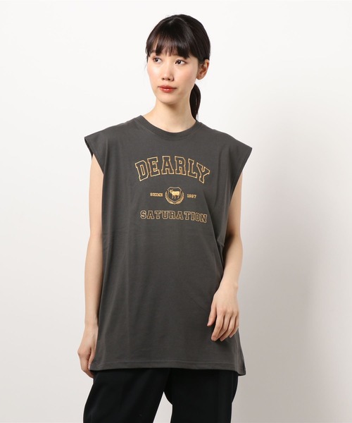 kutir（クティール）の「カレッジロゴ刺繍ノースリーブ（Tシャツ/カットソー・レディース・チャコールグレー/オフホワイト/オレンジ/グリーン・FREE）」の16枚目の写真