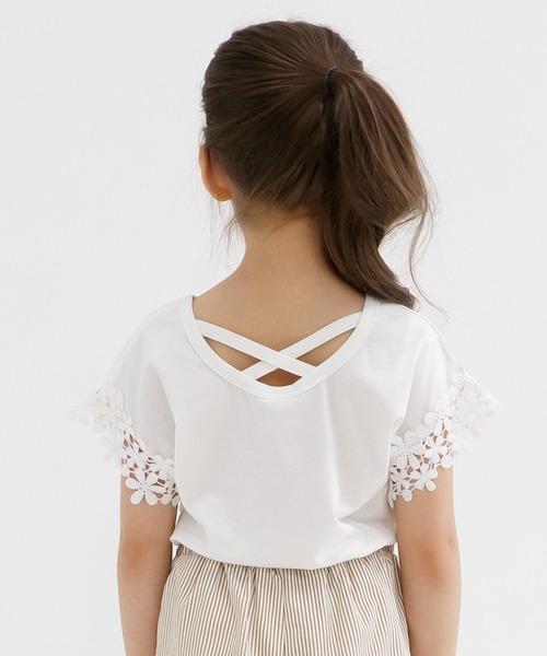 Bee des Bee（ビーデスビー）の「バッククロス半袖トップス（Tシャツ/カットソー・キッズ・ネイビー/ピンク/ブルー/ホワイト/サックスブルー/ミント/イエロー系その他/カーキ/ブラック/グリーン系その他/グレイッシュベージュ/ブルーグレー/レッド系/ライトブラウン・150cm/130cm/120cm/140cm/110cm/100cm）」の2枚目の写真