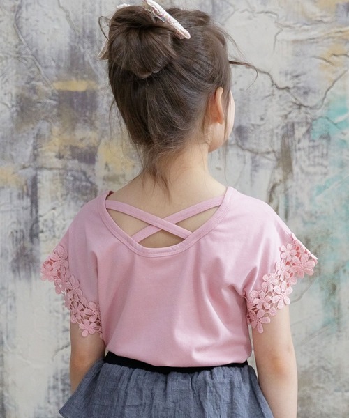 Bee des Bee（ビーデスビー）の「バッククロス半袖トップス（Tシャツ/カットソー・キッズ・ネイビー/ピンク/ブルー/ホワイト/サックスブルー/ミント/イエロー系その他/カーキ/ブラック/グリーン系その他/グレイッシュベージュ/ブルーグレー/レッド系/ライトブラウン・150cm/130cm/120cm/140cm/110cm/100cm）」の13枚目の写真