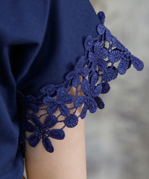 Bee des Bee（ビーデスビー）の「バッククロス半袖トップス（Tシャツ/カットソー・キッズ・ネイビー/ピンク/ブルー/ホワイト/サックスブルー/ミント/イエロー系その他/カーキ/ブラック/グリーン系その他/グレイッシュベージュ/ブルーグレー/レッド系/ライトブラウン・150cm/130cm/120cm/140cm/110cm/100cm）」の17枚目の写真