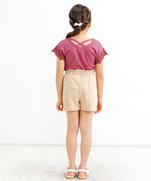 Bee des Bee（ビーデスビー）の「バッククロス半袖トップス（Tシャツ/カットソー・キッズ・ネイビー/ピンク/ブルー/ホワイト/サックスブルー/ミント/イエロー系その他/カーキ/ブラック/グリーン系その他/グレイッシュベージュ/ブルーグレー/レッド系/ライトブラウン・150cm/130cm/120cm/140cm/110cm/100cm）」の20枚目の写真