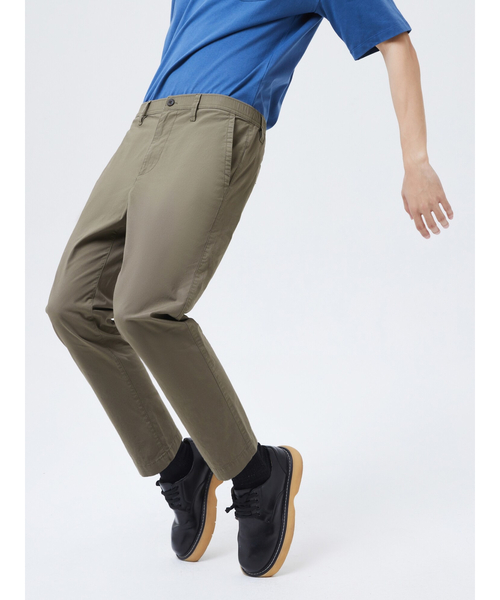 GAP（ギャップ）の「FREE&FLOW ウェーダーパンツ（チノパンツ・メンズ・ブラック/ベージュ/ネイビー/インディゴブルー/グレー/グリーン/カーキ・30W/32W/28W/29W/31W/33W/34W/36W/38W/35W）」の21枚目の写真