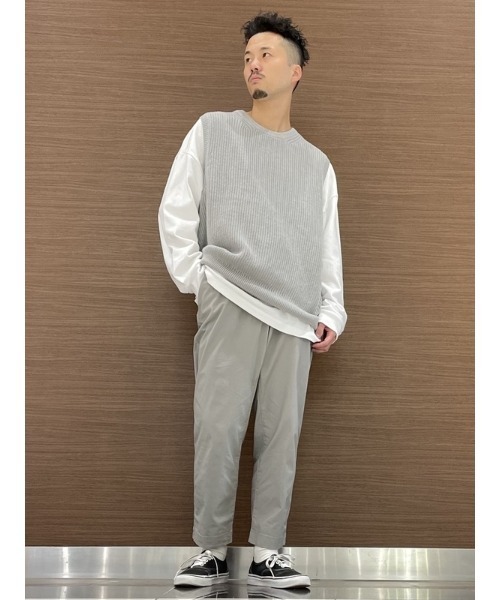 GAP（ギャップ）の「FREE&FLOW ウェーダーパンツ（チノパンツ・メンズ・ブラック/ベージュ/ネイビー/インディゴブルー/グレー/グリーン/カーキ・30W/32W/28W/29W/31W/33W/34W/36W/38W/35W）」の3枚目の写真