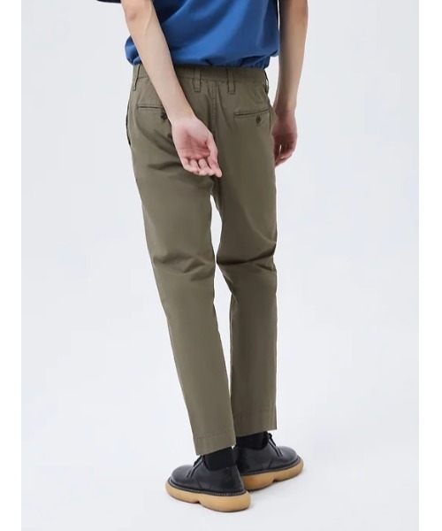 GAP（ギャップ）の「FREE&FLOW ウェーダーパンツ（チノパンツ・メンズ・ブラック/ベージュ/ネイビー/インディゴブルー/グレー/グリーン/カーキ・30W/32W/28W/29W/31W/33W/34W/36W/38W/35W）」の15枚目の写真